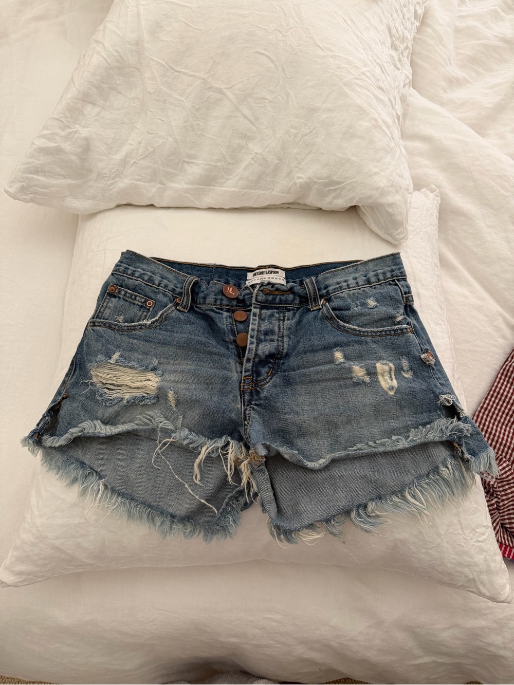 One Teaspoon low rise denim shorts - size 26
